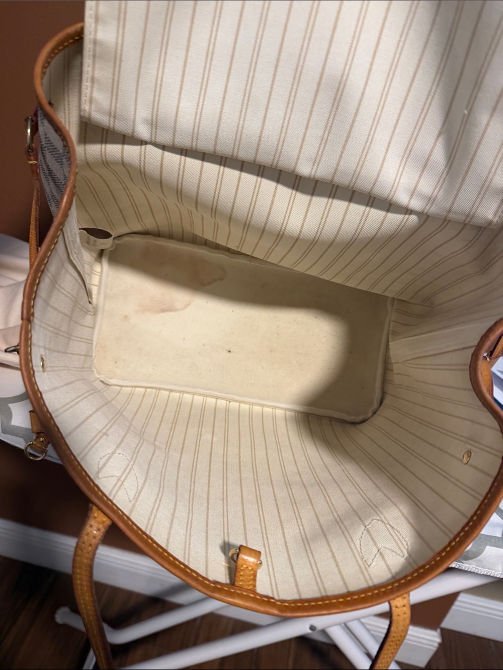 Louis Vuitton MM l - Picture 15 of 17